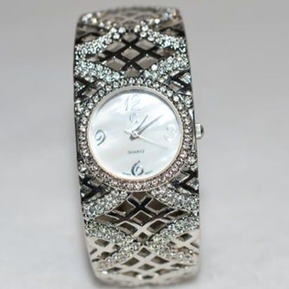 Charming Charlie Bling Bling 2004 Clear Rinestones Hinged Cuff New Battery Watch - Picture 1 of 4